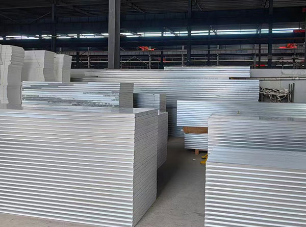 湖北彩鋼板廠家